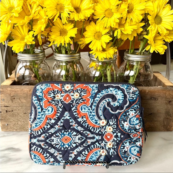 Vera Bradley•NWOT•RETIRED Marrakesh Zipped Tablet Case•Approximately 7”x9”x 3/4” - Picture 6 of 12